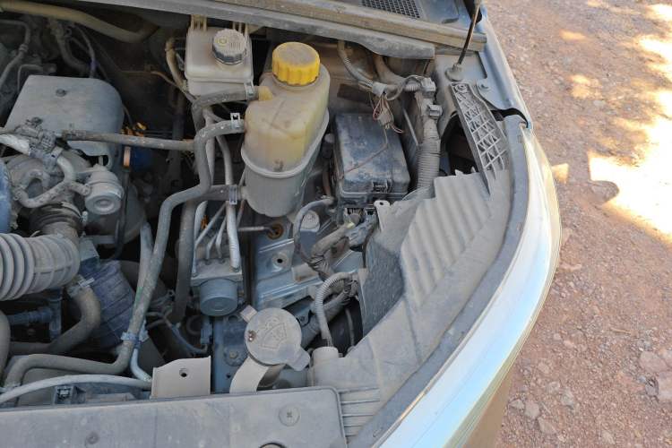 Used Wuling Zhengcheng 2021 1.5T Manual Comfort Version Engine Bay Left