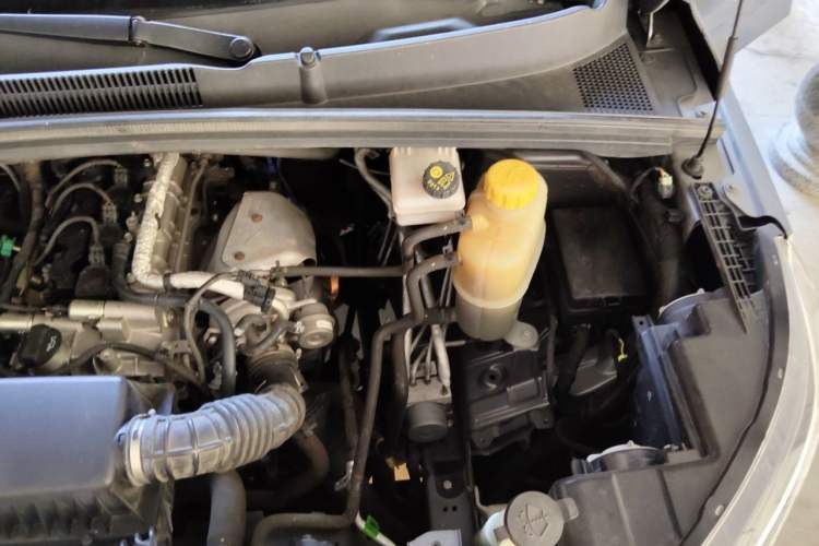 Used Wuling Zhengcheng 2021 1.5T Manual Luxury Version Engine Bay Left