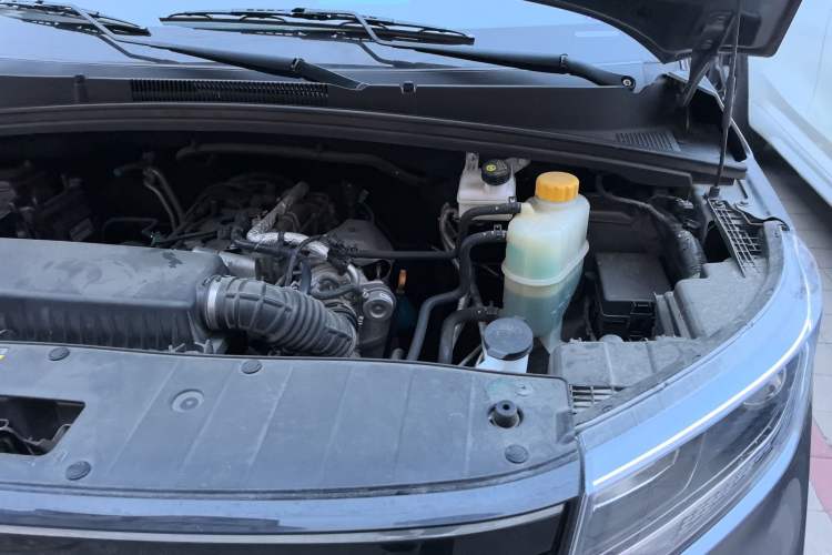 Used Wuling Zhengcheng 2021 1.5T Manual Luxury Version Engine Bay Left