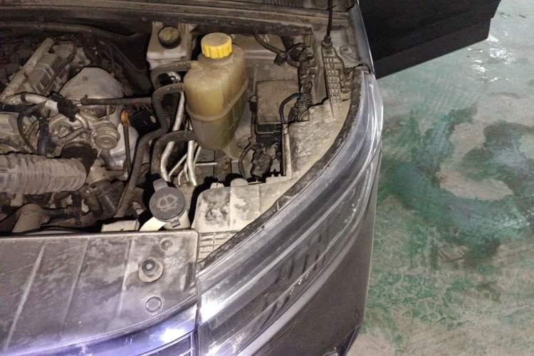 Used Wuling Zhengcheng 2021 1.5T Manual Luxury Version Engine Bay Left