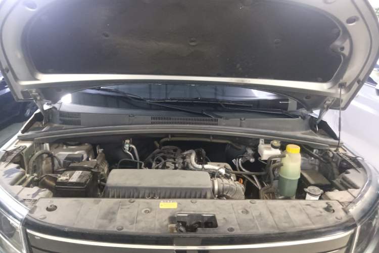 Used Wuling Zhengcheng 2021 1.5T Manual Luxury Version Engine Bay