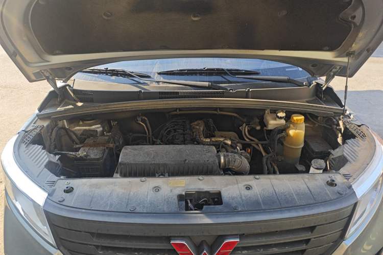 Used Wuling Zhengcheng 2021 1.5T Manual Comfort Version Engine Bay