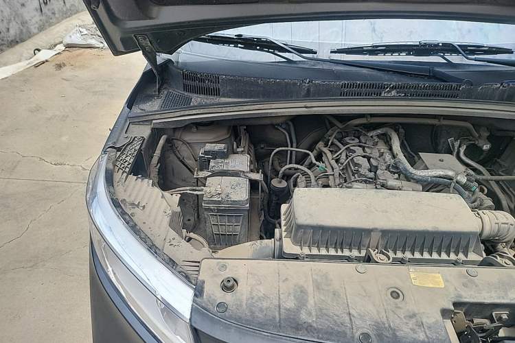Used Wuling Zhengcheng 2021 1.5T Manual Comfort Version Engine Bay Right