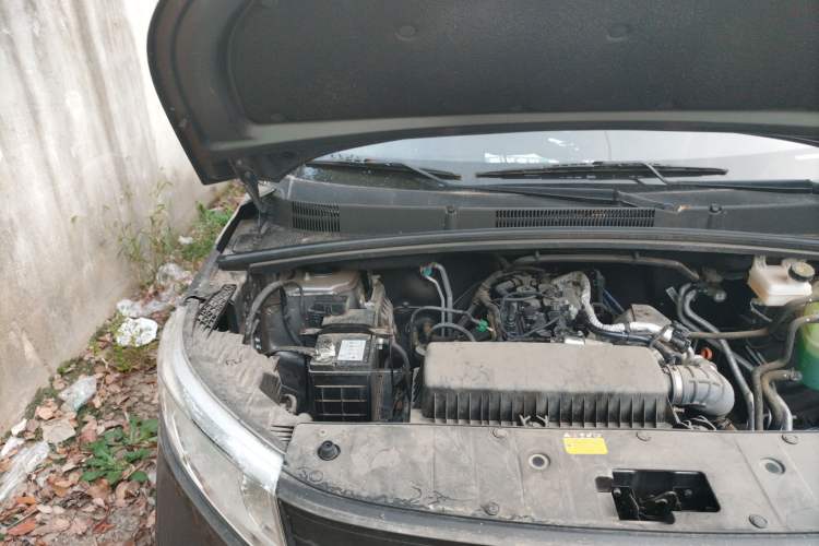 Used Wuling Zhengcheng 2021 1.5T Manual Comfort Version Engine Bay Right