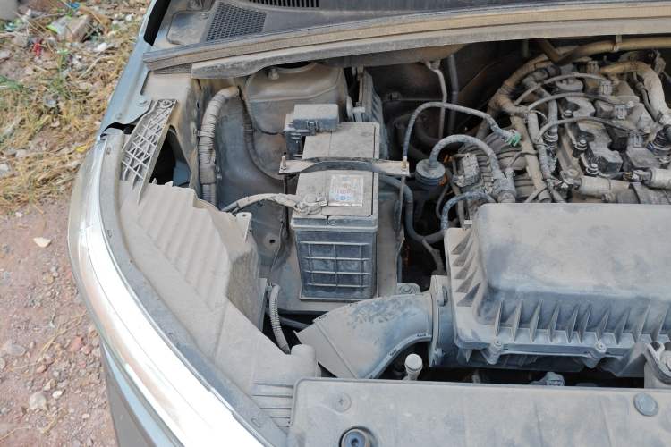 Used Wuling Zhengcheng 2021 1.5T Manual Comfort Version Engine Bay Right