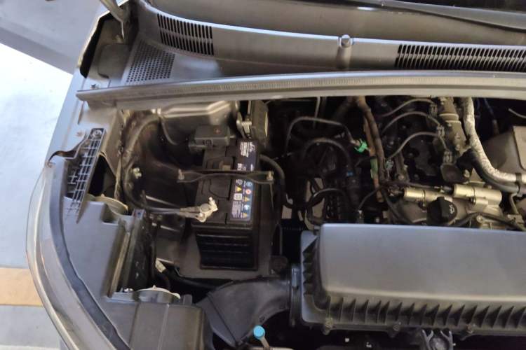 Used Wuling Zhengcheng 2021 1.5T Manual Luxury Version Engine Bay Right