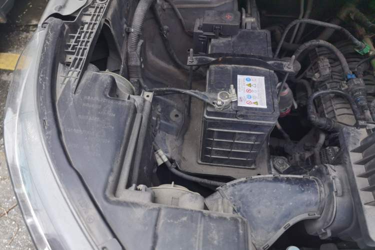 Used Wuling Zhengcheng 2021 1.5T Manual Luxury Version Engine Bay Right
