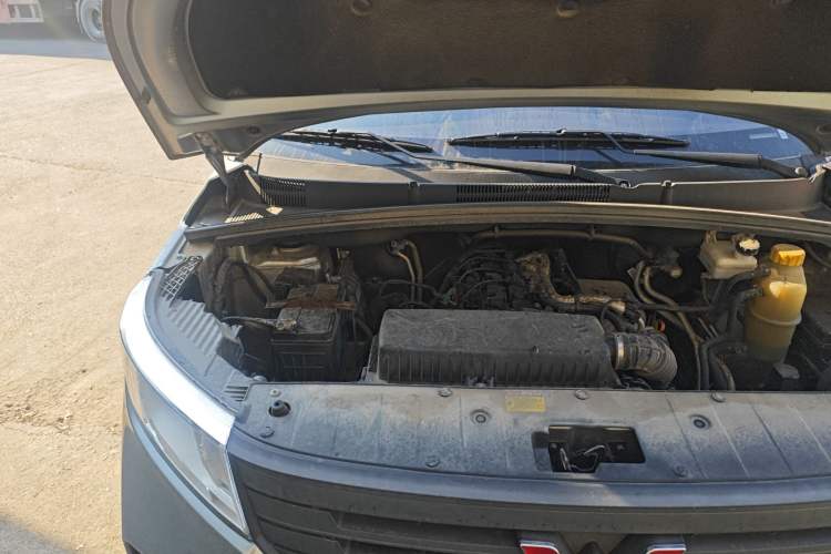 Used Wuling Zhengcheng 2021 1.5T Manual Comfort Version Engine Bay Right