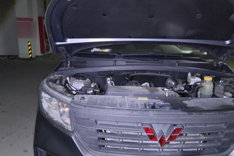 Used Wuling Zhengcheng 2021 1.5T Manual Comfort Version Engine Bay Right