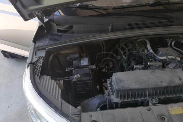 Used Wuling Zhengcheng 2021 1.5T Manual Comfort Version Engine Bay Right