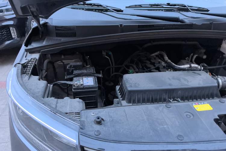 Used Wuling Zhengcheng 2021 1.5T Manual Luxury Version Engine Bay Right