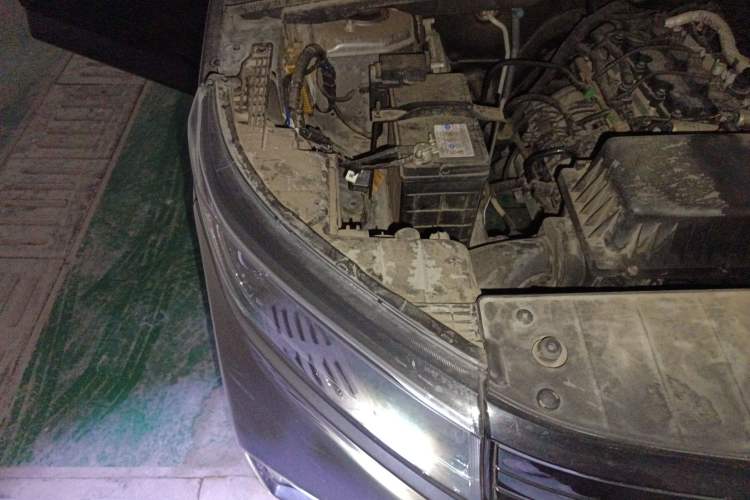 Used Wuling Zhengcheng 2021 1.5T Manual Luxury Version Engine Bay Right