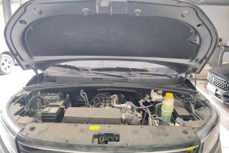 Used Wuling Zhengcheng 2021 1.5T Manual Luxury Version Engine Bay