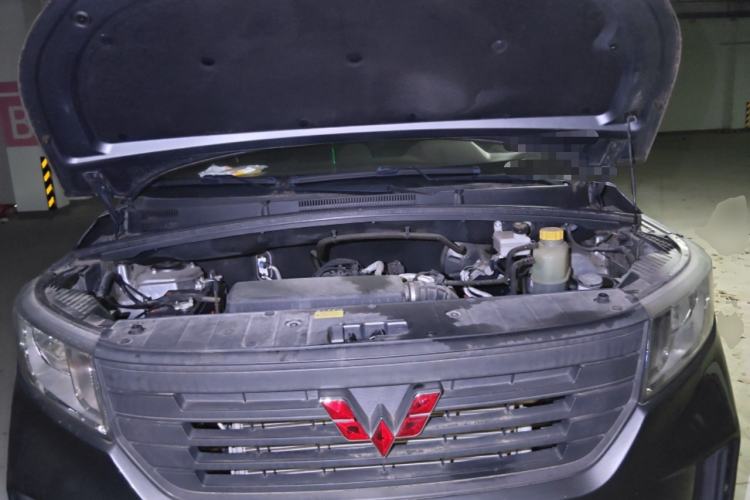Used Wuling Zhengcheng 2021 1.5T Manual Comfort Version Engine Bay