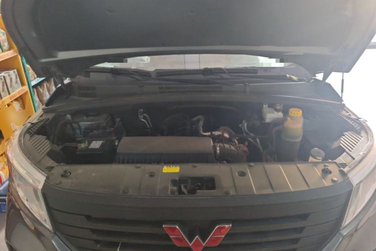 Used Wuling Zhengcheng 2021 1.5T Manual Comfort Version Engine Bay