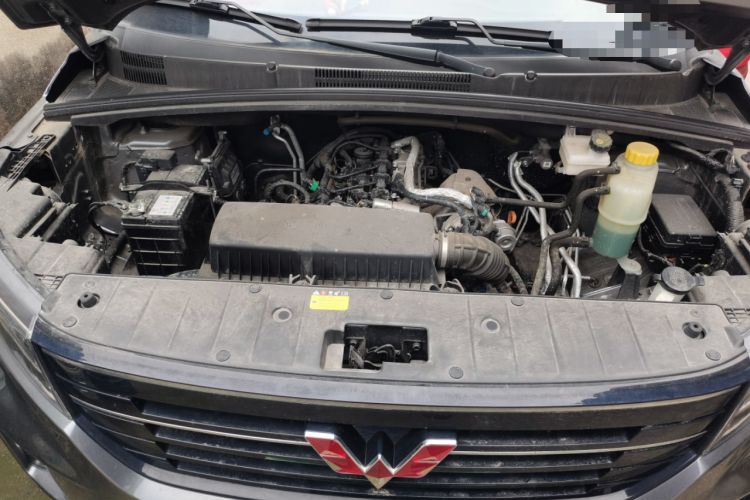 Used Wuling Zhengcheng 2021 1.5T Manual Luxury Version Engine Bay