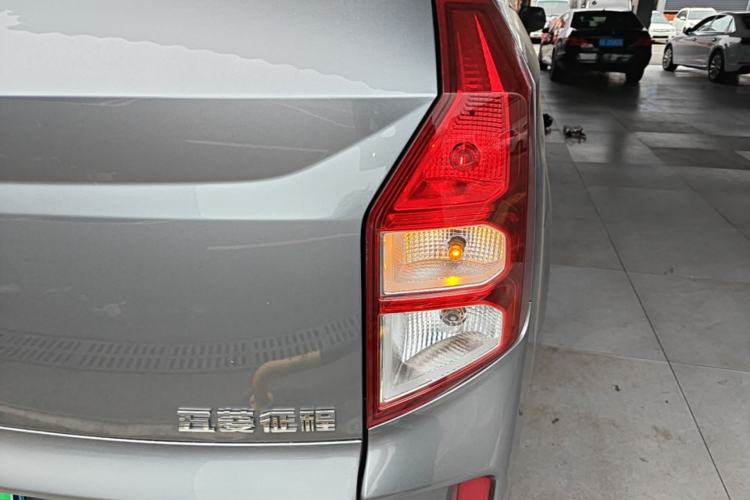 Used Wuling Zhengcheng 2021 1.5T Manual Comfort Version Exterior 3