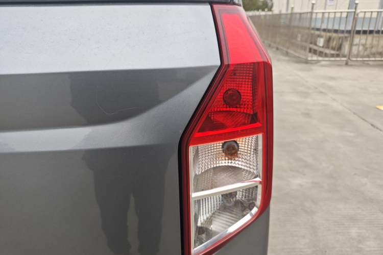 Used Wuling Zhengcheng 2021 1.5T Manual Comfort Version Exterior 3