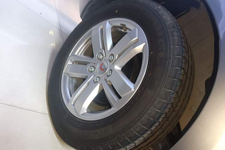 Used Wuling Zhengcheng 2021 1.5T Manual Luxury Version Exterior 8