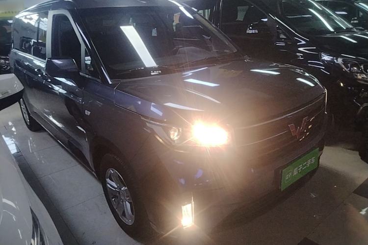 Used Wuling Zhengcheng 2021 1.5T Manual Luxury Version Front Right 45 Deg