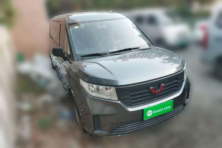 Used Wuling Zhengcheng 2021 1.5T Manual Comfort Version Front Right 45 Deg