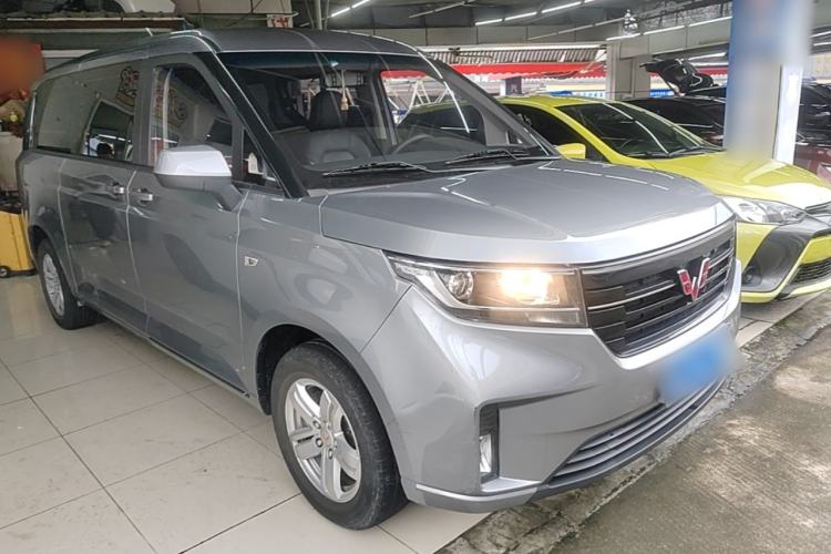 Used Wuling Zhengcheng 2021 1.5T Manual Luxury Version Front Right 45 Deg