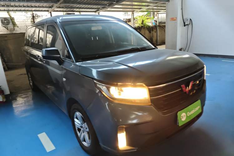 Used Wuling Zhengcheng 2021 1.5T Manual Luxury Version Front Right 45 Deg