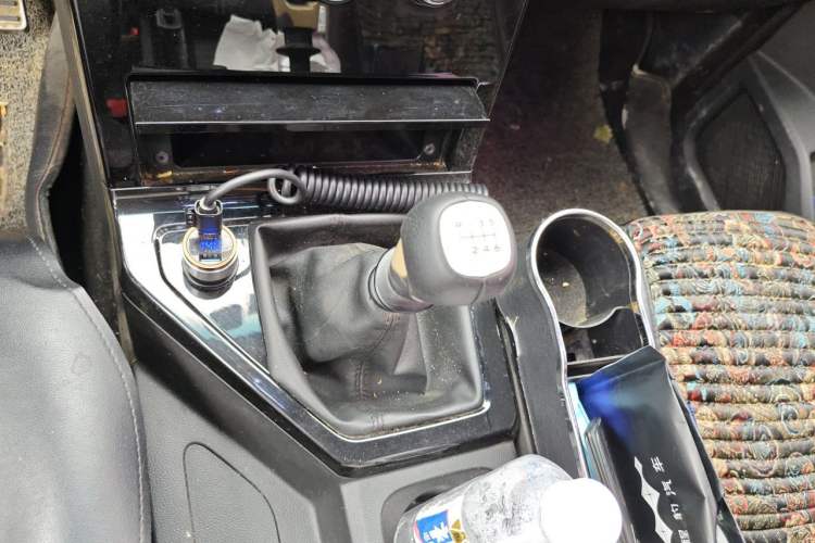 Used Wuling Zhengcheng 2021 1.5T Manual Luxury Version Gear Lever