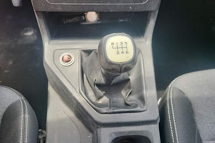 Used Wuling Zhengcheng 2021 1.5T Manual Comfort Version Gear Lever