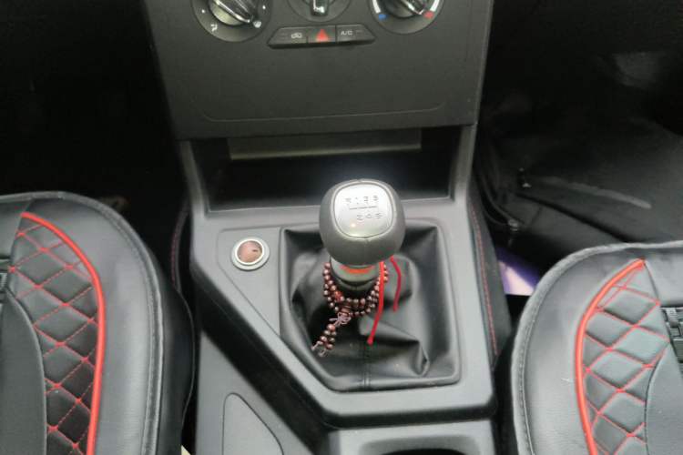 Used Wuling Zhengcheng 2021 1.5T Manual Comfort Version Gear Lever