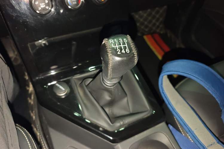 Used Wuling Zhengcheng 2021 1.5T Manual Luxury Version Gear Lever