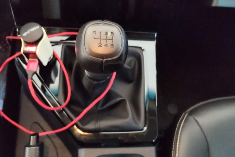 Used Wuling Zhengcheng 2021 1.5T Manual Luxury Version Gear Lever