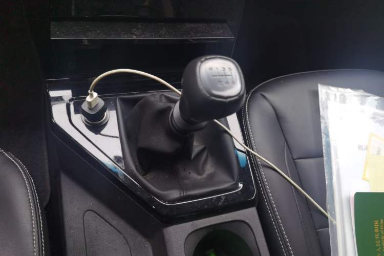 Used Wuling Zhengcheng 2021 1.5T Manual Luxury Version Gear Lever