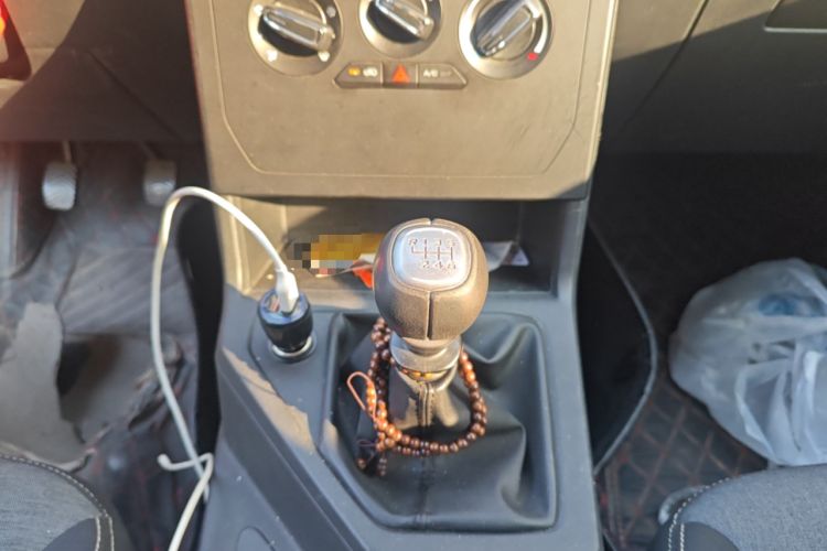 Used Wuling Zhengcheng 2021 1.5T Manual Comfort Version Gear Lever