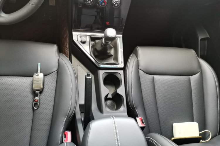 Used Wuling Zhengcheng 2021 1.5T Manual Luxury Version Gear Lever