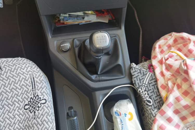 Used Wuling Zhengcheng 2021 1.5T Manual Comfort Version Gear Lever