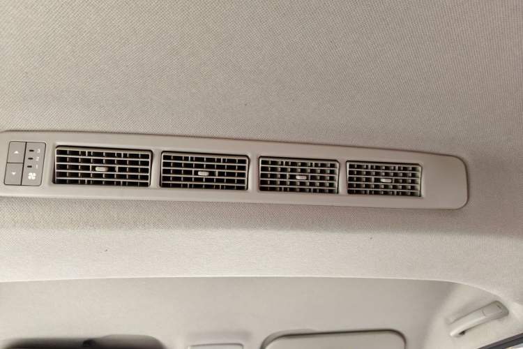 Used Wuling Zhengcheng 2021 1.5T Manual Luxury Version Headliner