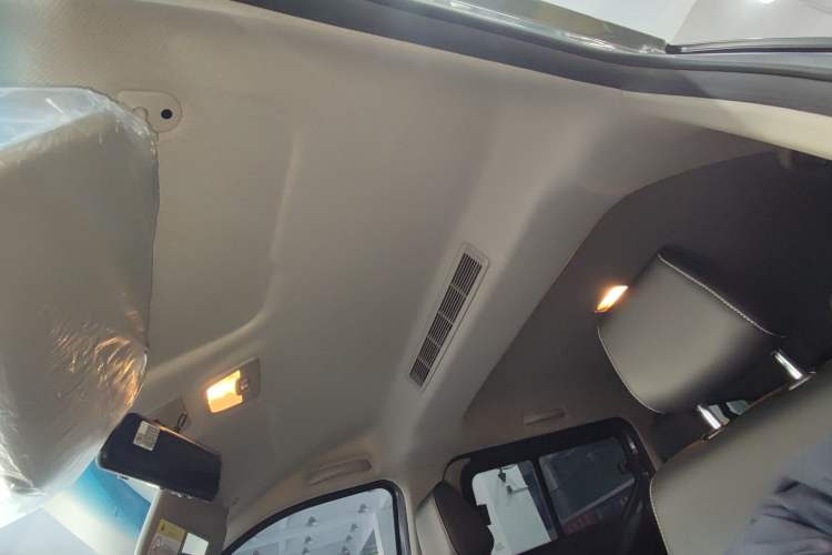 Used Wuling Zhengcheng 2021 1.5T Manual Luxury Version Headliner