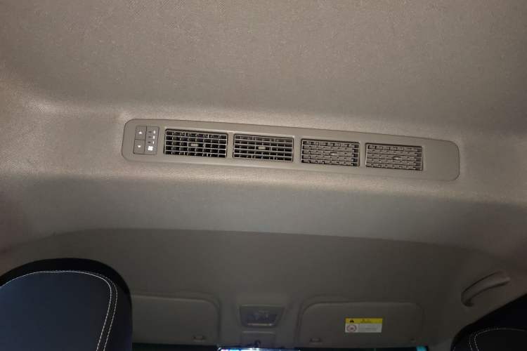 Used Wuling Zhengcheng 2021 1.5T Manual Luxury Version Headliner