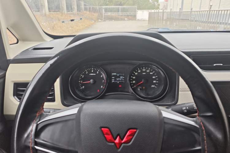 Used Wuling Zhengcheng 2021 1.5T Manual Comfort Version Instrument Cluster