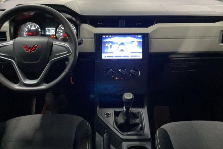 Used Wuling Zhengcheng 2021 1.5T Manual Comfort Version Interior 2