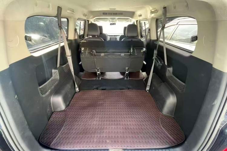 Used Wuling Zhengcheng 2021 1.5T Manual Luxury Version Interior 3