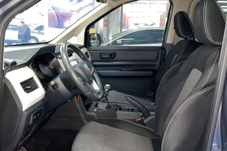 Used Wuling Zhengcheng 2021 1.5T Manual Comfort Version Interior 4
