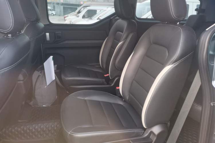 Used Wuling Zhengcheng 2021 1.5T Manual Luxury Version Interior 4