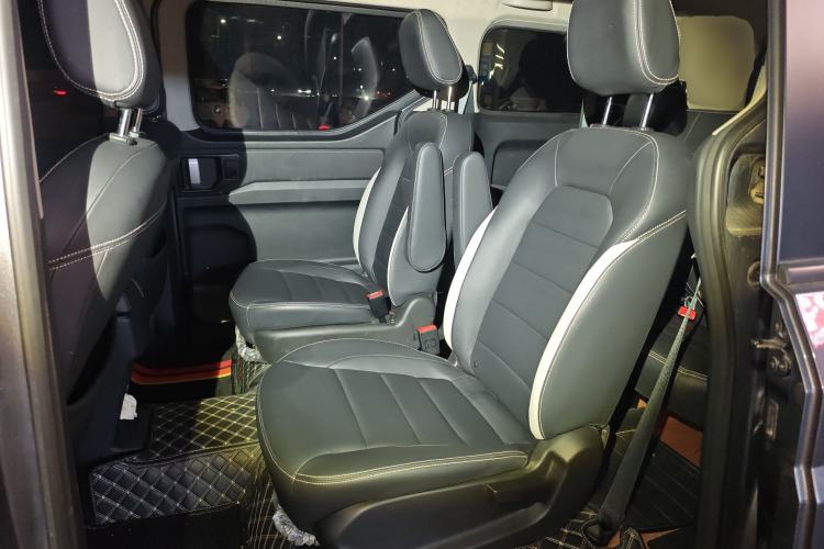 Used Wuling Zhengcheng 2021 1.5T Manual Luxury Version Interior 4