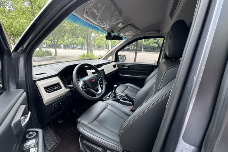 Used Wuling Zhengcheng 2021 1.5T Manual Luxury Version Interior 4