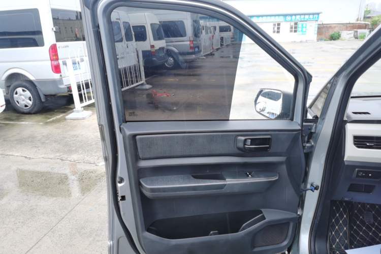 Used Wuling Zhengcheng 2021 1.5T Manual Comfort Version Left Front Door Interior
