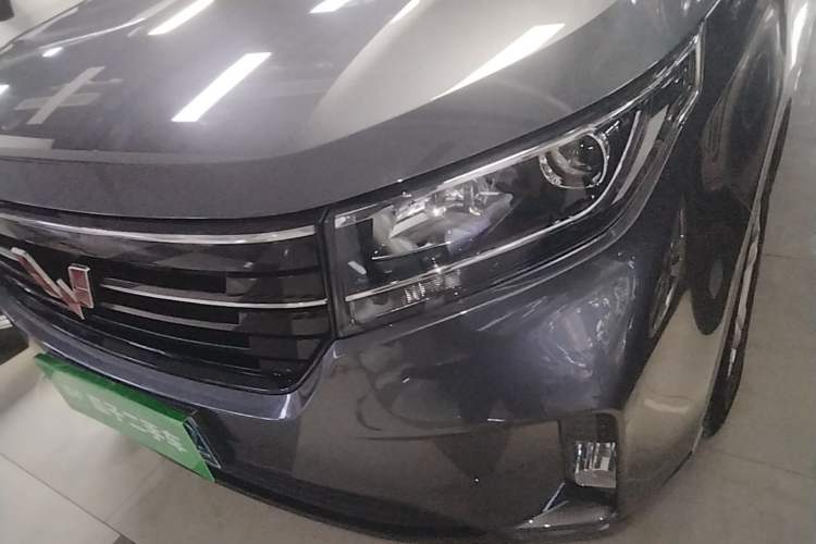 Used Wuling Zhengcheng 2021 1.5T Manual Luxury Version Left Front Headlight