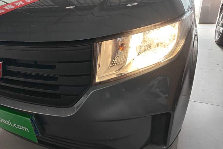Used Wuling Zhengcheng 2021 1.5T Manual Comfort Version Left Front Headlight