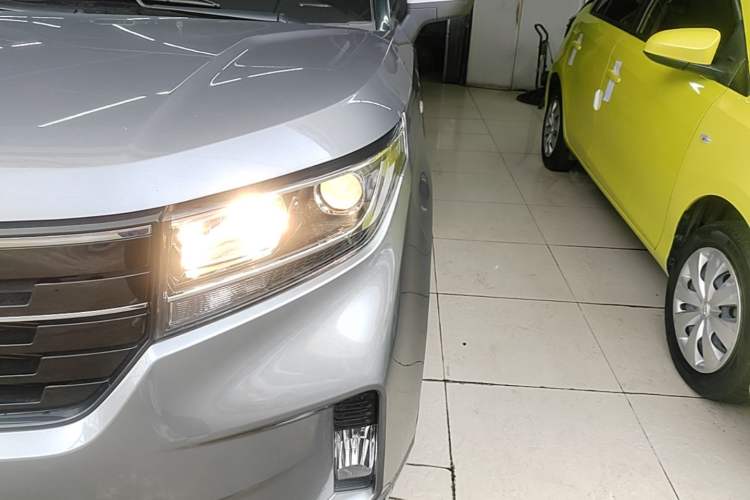 Used Wuling Zhengcheng 2021 1.5T Manual Luxury Version Left Front Headlight